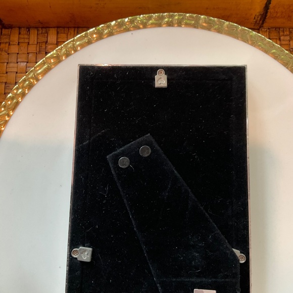 Kate Spade x Lenox Gold Glittery Picture Frame - Size 5-1/2” x 3-1/2” - Picture 3 of 7